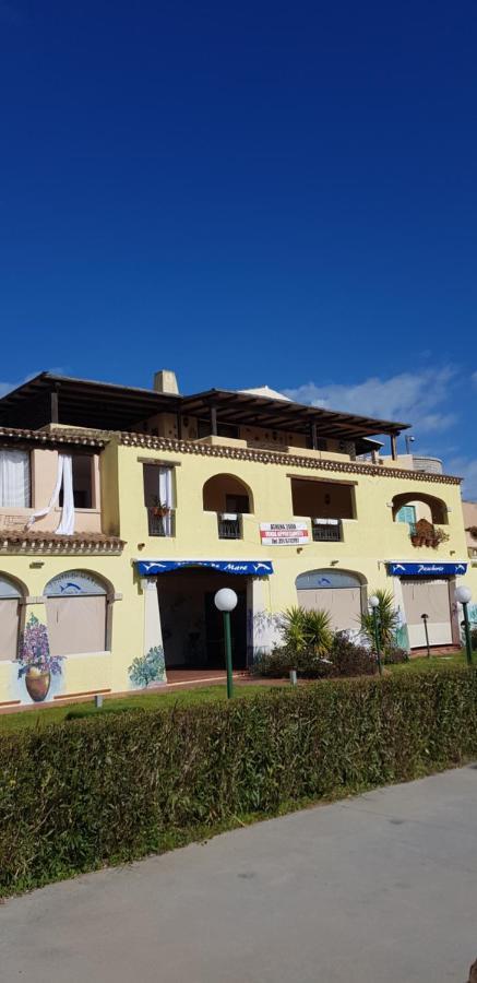 Appartamento Le Vele Porto San Paolo  Exteriör bild